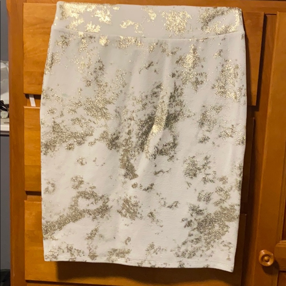 LuLaRoe pencil skirt. The Cassie